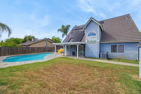 Exterior - 281 Somerset Dr, Lemoore, CA 93245 photo 10 of 13