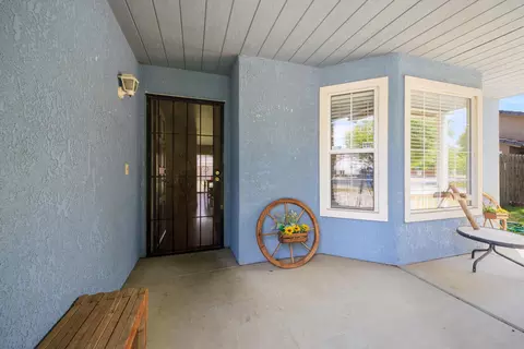 Exterior - 281 Somerset Dr, Lemoore, CA 93245 photo 6 of 13