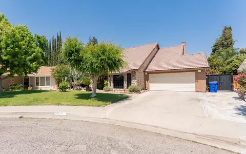 1490 Nancy Cir, Porterville, CA 93257