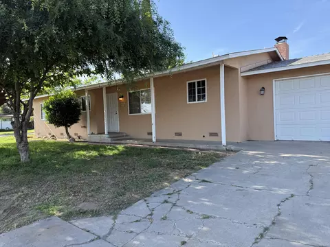 998 W Bardsley Ave, Tulare, CA 93274