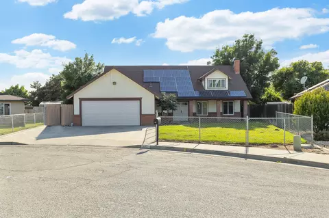 331 S Lotas St, Porterville, CA 93257