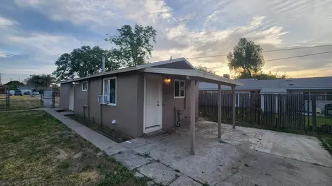 301 W Braden Ave, Hanford, CA 93230
