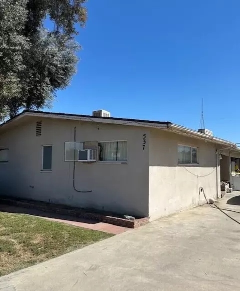 537 W University Ave, Fresno, CA 93705