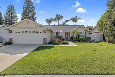 656 Glenn View Ct, Exeter, CA 93221