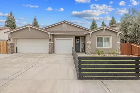 6109 W Delaware Ct, Visalia, CA 93291