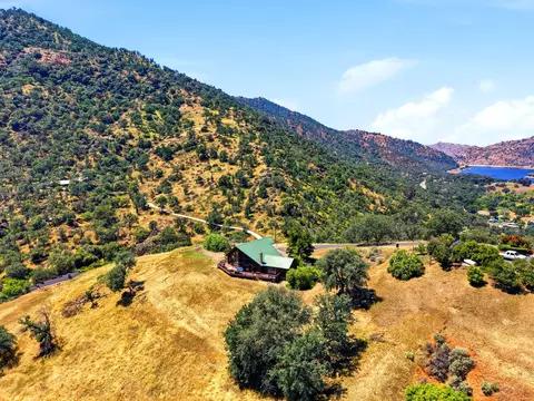 View/Area - 40679 Crystal Dr, Three Rivers, CA 93271 photo 9 of 10