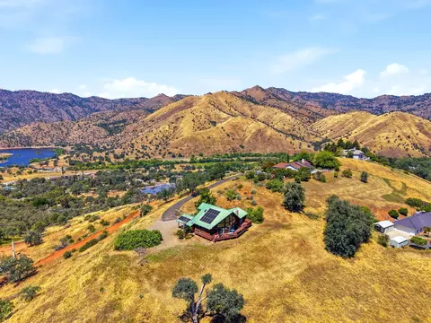 View/Area - 40679 Crystal Dr, Three Rivers, CA 93271 photo 8 of 10