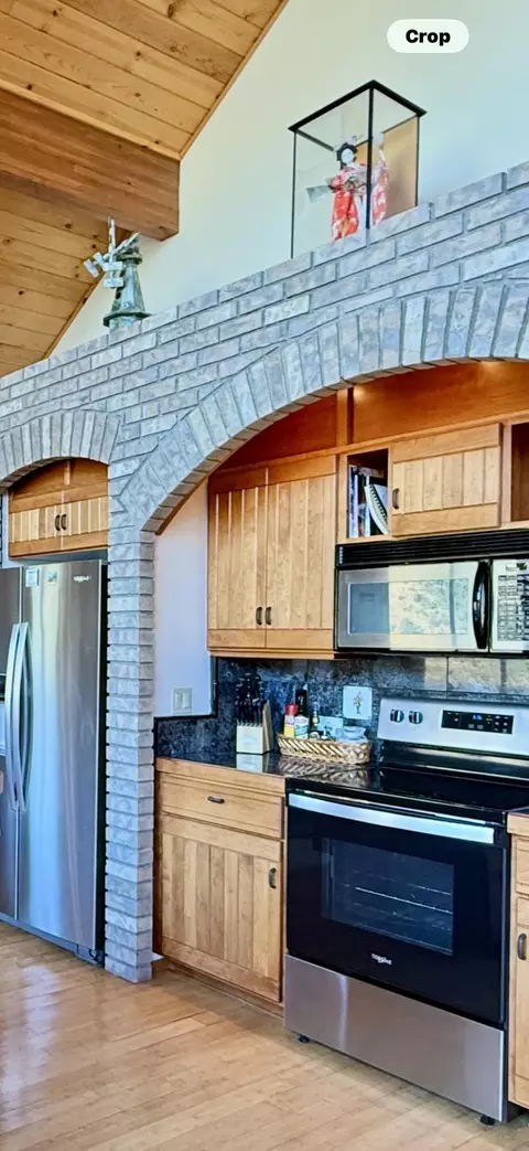Kitchen - 40679 Crystal Dr, Three Rivers, CA 93271 photo 3 of 6