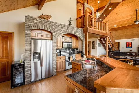 Kitchen - 40679 Crystal Dr, Three Rivers, CA 93271 photo 1 of 6