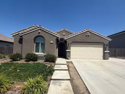 1532 W Tyler Ct, Visalia, CA 93291