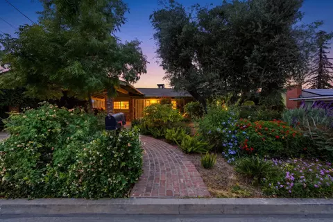 1361 N Oaks St, Tulare, CA 93274