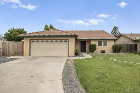 1825 N Liberty Ct, Visalia, CA 93292