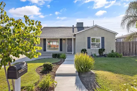 1818 Mckinley Ave, Hanford, CA 93230