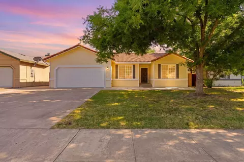 2005 E Roosevelt Ct, Visalia, CA 93292