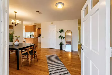 Entry Way - 1150 3rd St #3RD, Gilroy, CA 95020 photo 1 of 2