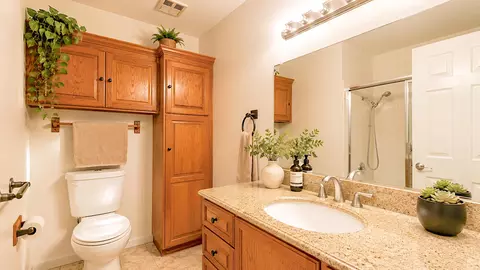 Bath - 1150 3rd St #3RD, Gilroy, CA 95020 photo 1 of 3