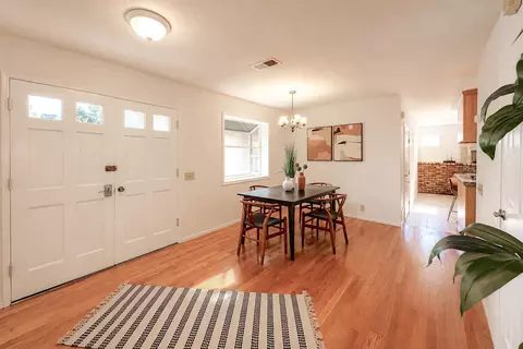 Entry Way - 1150 3rd St #3RD, Gilroy, CA 95020 photo 2 of 2