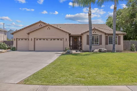 2212 N Kent Ct, Visalia, CA 93291