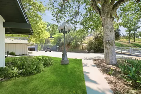 Exterior - 33295 Globe Dr, Springville, CA 93265 photo 11 of 17