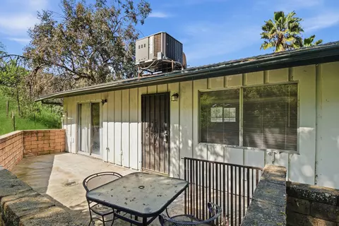 Exterior - 33295 Globe Dr, Springville, CA 93265 photo 6 of 17