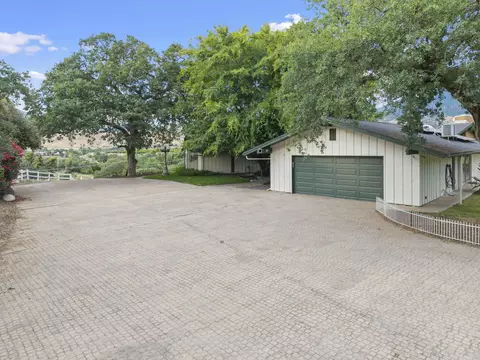 Exterior - 33295 Globe Dr, Springville, CA 93265 photo 16 of 17