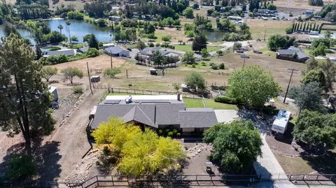 16440 Palomino Dr, Springville, CA 93265