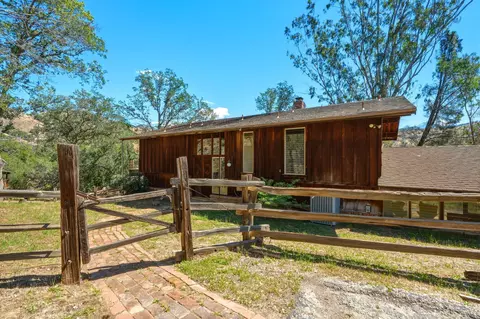 Exterior - 41855 N Fork Dr, Three Rivers, CA 93271 photo 4 of 16