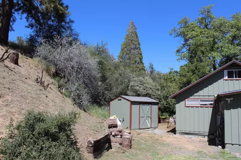 Exterior - 427 Sutherland, Springville, CA 93265 photo 11 of 17