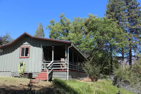Exterior - 427 Sutherland, Springville, CA 93265 photo 2 of 17