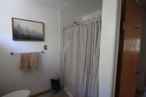 Bath - 427 Sutherland, Springville, CA 93265 photo 3 of 4