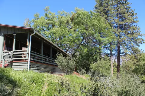 Exterior - 427 Sutherland, Springville, CA 93265 photo 13 of 17