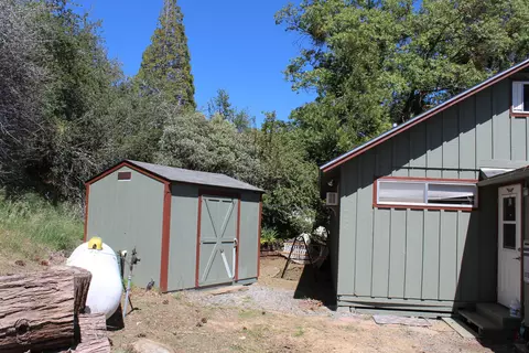 Exterior - 427 Sutherland, Springville, CA 93265 photo 12 of 17