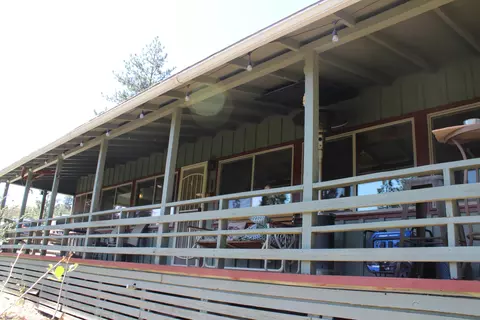 Exterior - 427 Sutherland, Springville, CA 93265 photo 15 of 17
