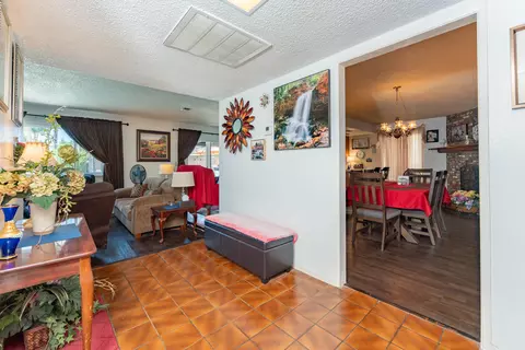 1681 W Wall Ln, Porterville, CA 93257