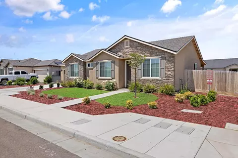 2080 Bolton Ave, Tulare, CA 93274