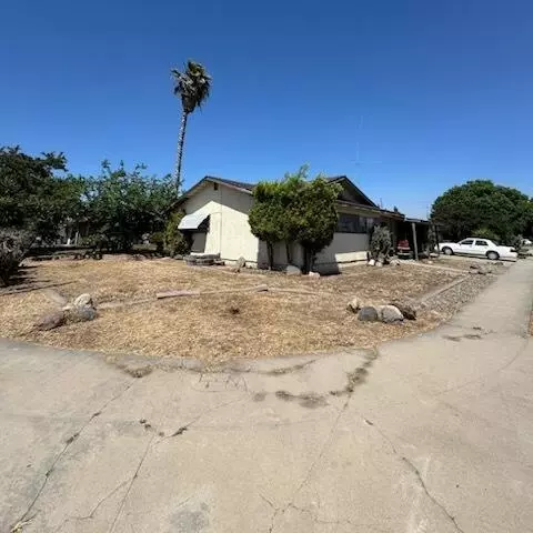1482 E Walnut Ave, Tulare, CA 93274 photo 3
