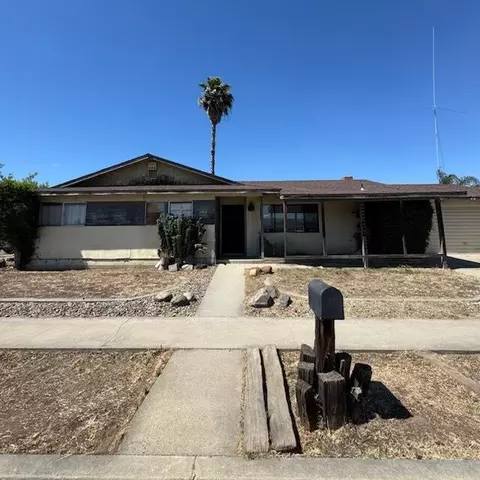 1482 E Walnut Ave, Tulare, CA 93274