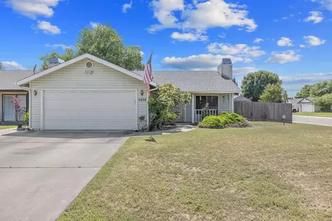 3239 W Packwood Ct, Visalia, CA 93277