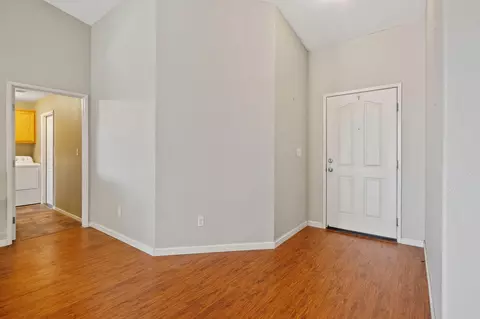 Entry Way - 4036 E Harvard Ave, Visalia, CA 93292 photo 1 of 4