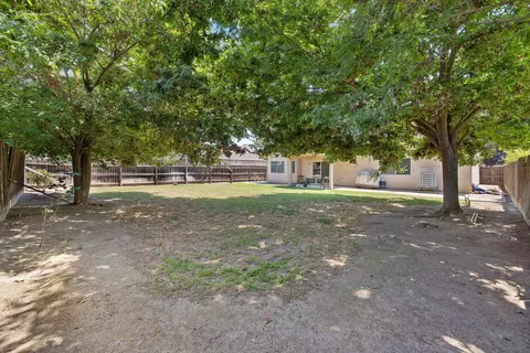 Exterior - 4036 E Harvard Ave, Visalia, CA 93292 photo 5 of 7