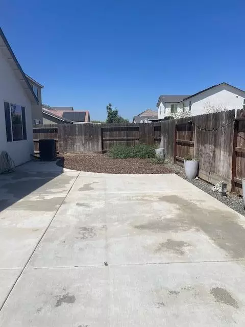 Exterior - 3604 E Cherry Ave, Visalia, CA 93292 photo 4 of 9