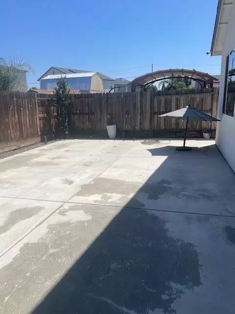 Exterior - 3604 E Cherry Ave, Visalia, CA 93292 photo 8 of 9