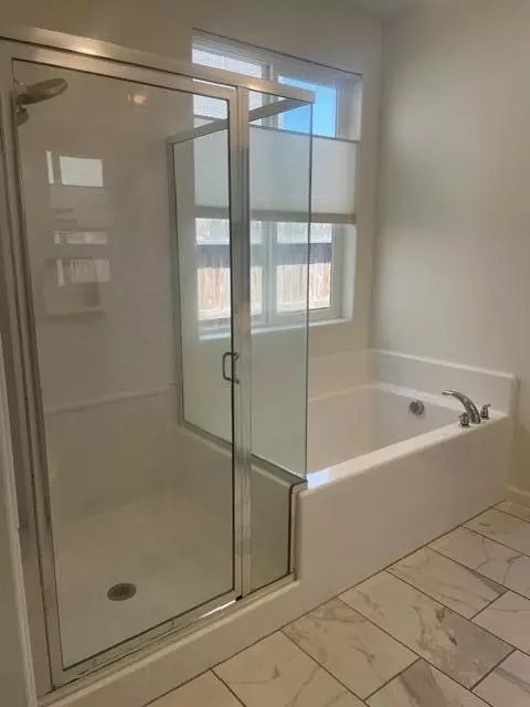 Bath - 3604 E Cherry Ave, Visalia, CA 93292 photo 7 of 8