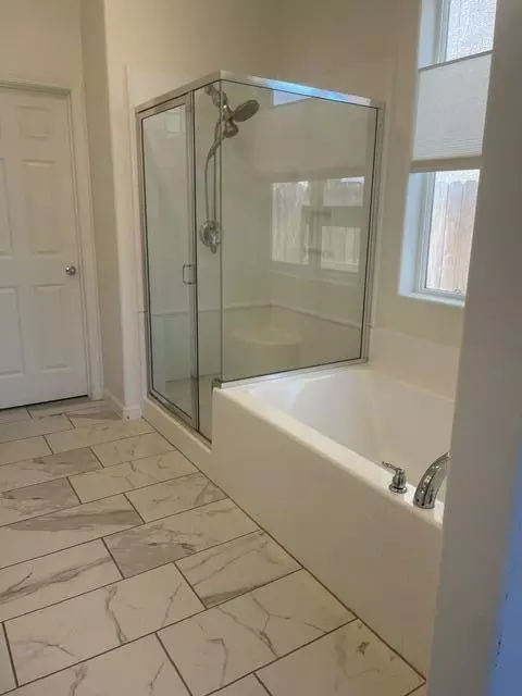 Bath - 3604 E Cherry Ave, Visalia, CA 93292 photo 4 of 8