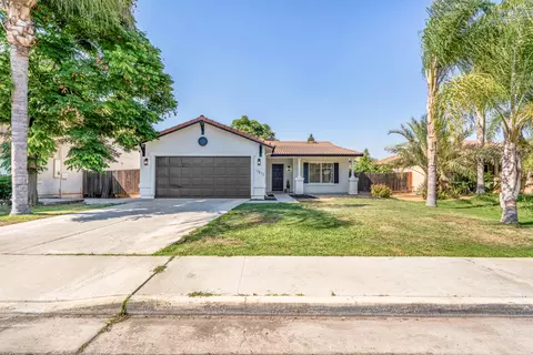 1912 Santa Maria Ave, Porterville, CA 93257