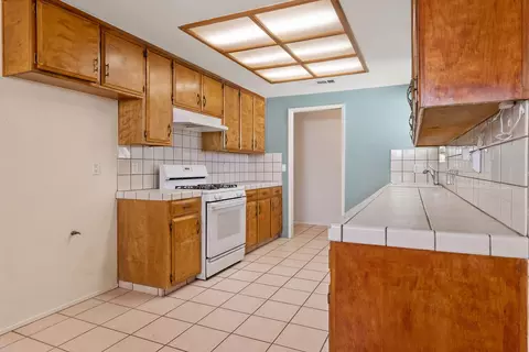 Kitchen - 883 Clover Ln, Hanford, CA 93230 photo 2 of 3