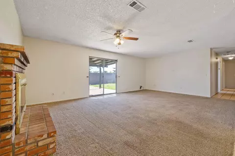Living - 883 Clover Ln, Hanford, CA 93230 photo 4 of 4
