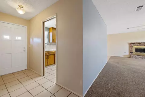 Entry Way - 883 Clover Ln, Hanford, CA 93230 photo 2 of 4