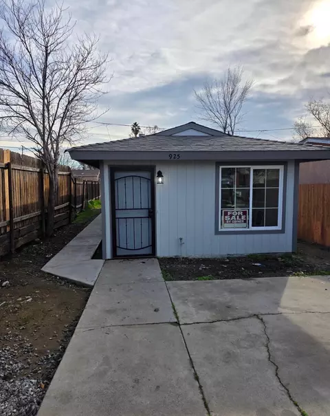 925 Jeffrey St, Bakersfield, CA 93305