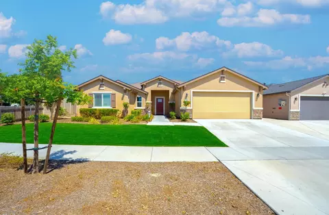 2495 Vintage Pl, Hanford, CA 93230